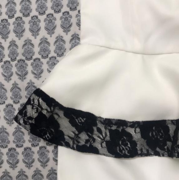 🎁Off White dress with nice back design - Picture 7 of 11